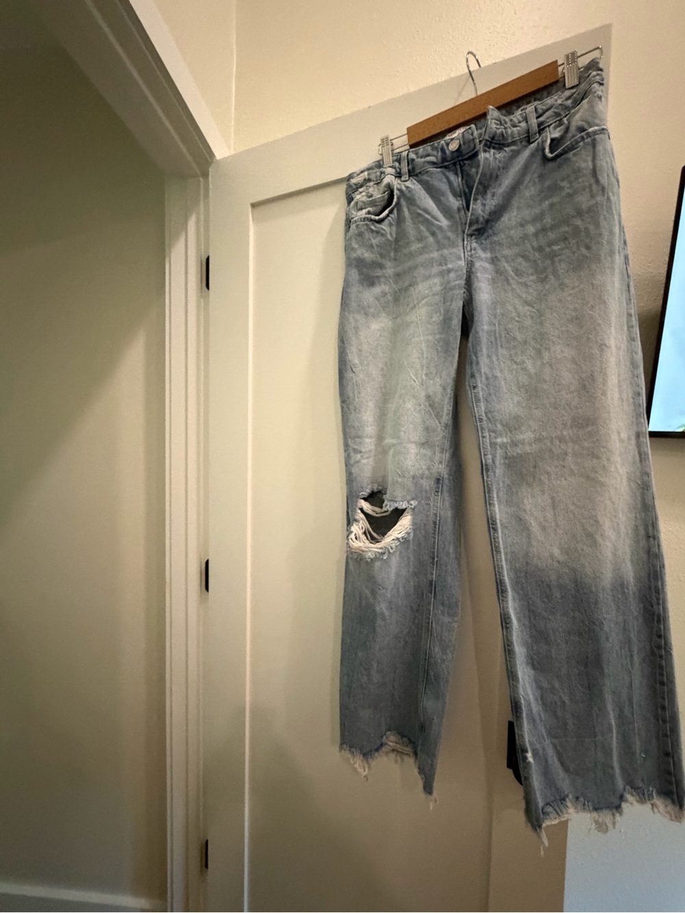 Light Wash Distressed Women's Jeans wide leg